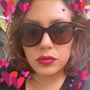 Meet your Posher, Farrah